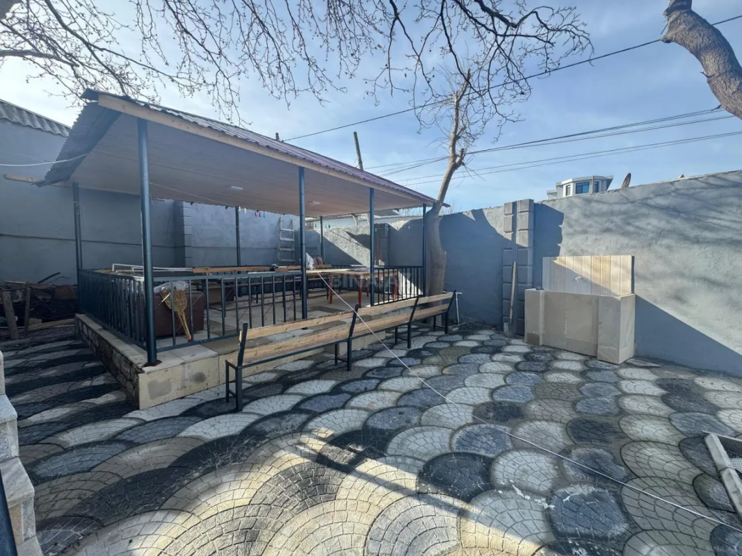 Satılır 4 otaqlı həyət evi 180 m²