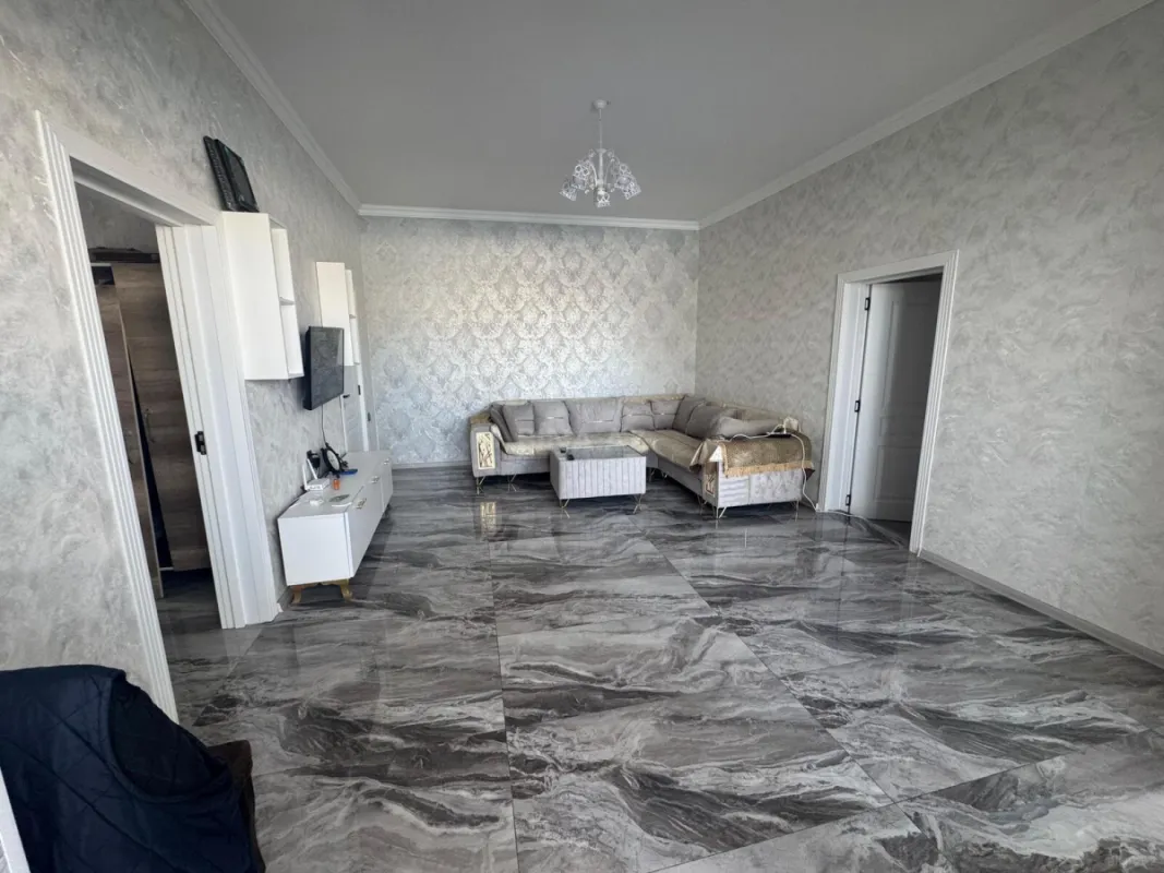 Satılır 4 otaqlı həyət evi 180 m²