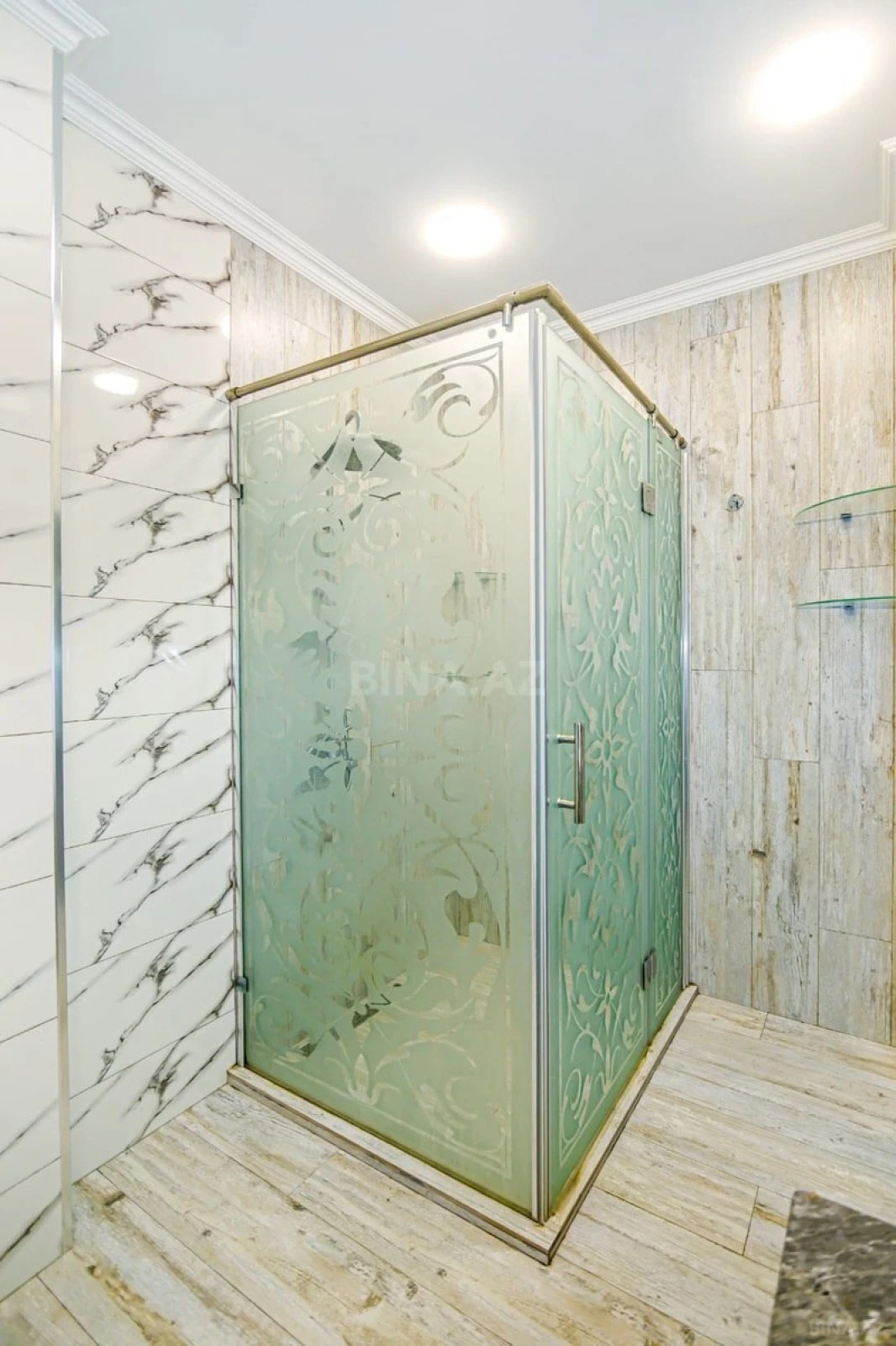 Kirayə verilir 2 otaqlı mənzil 102 m²