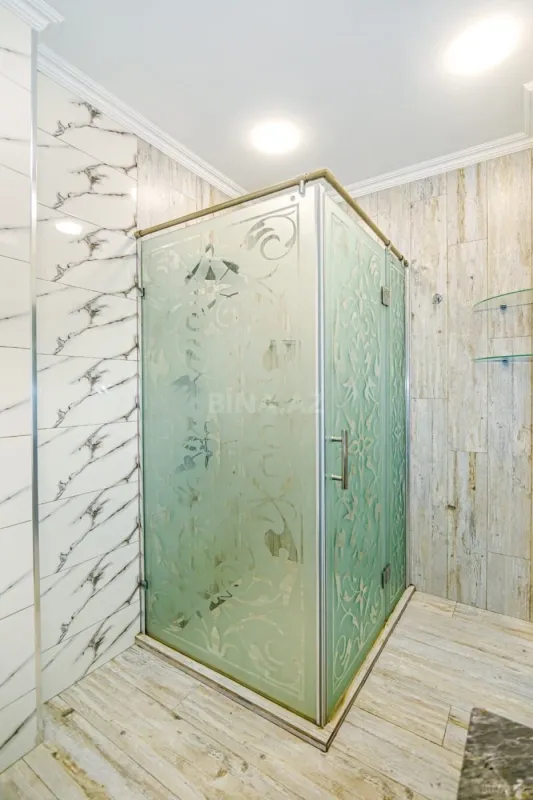 Kirayə verilir 2 otaqlı mənzil 102 m²