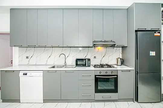 Kirayə verilir 2 otaqlı mənzil 102 m²