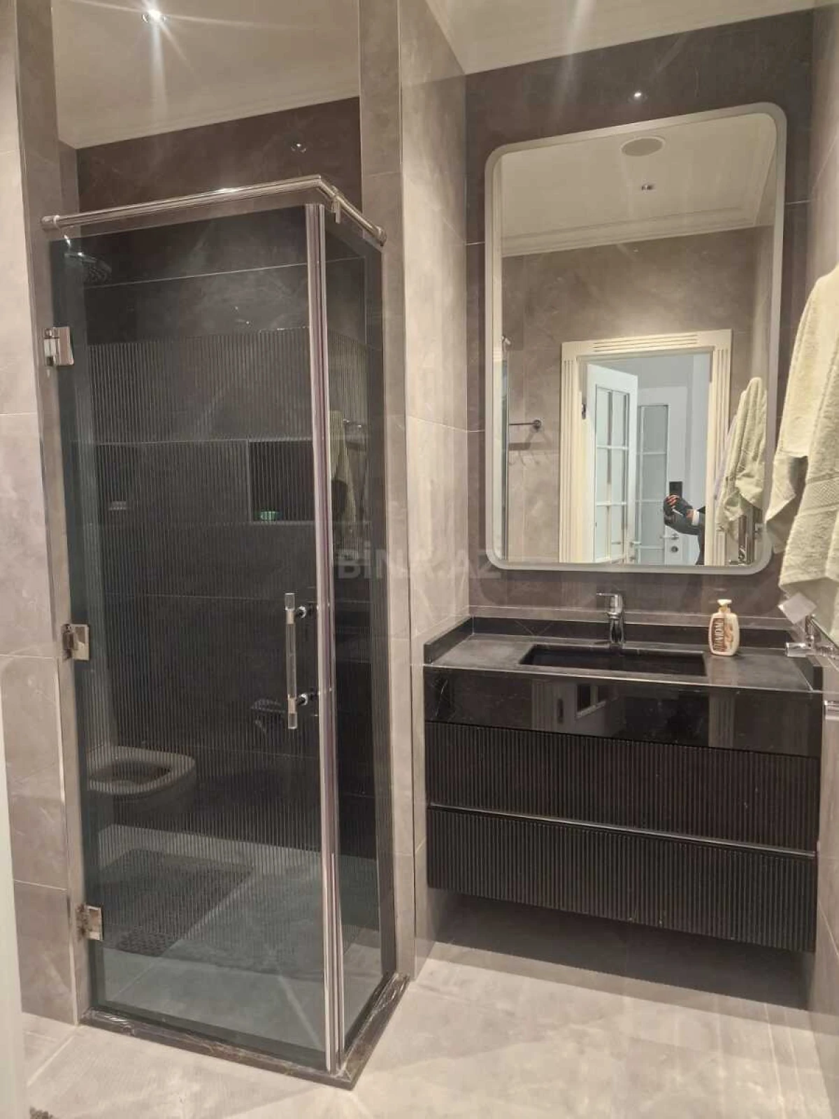 Kirayə verilir 3 otaqlı mənzil 160 m²