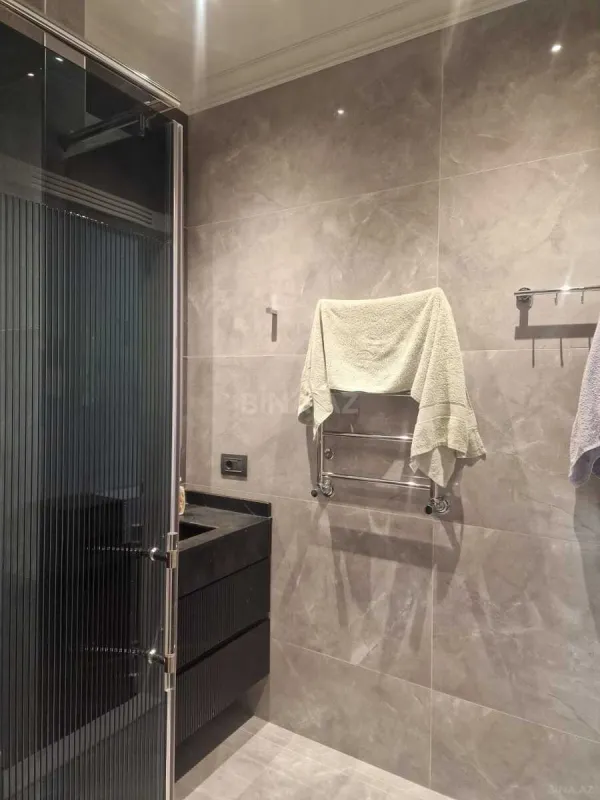 Kirayə verilir 3 otaqlı mənzil 160 m²