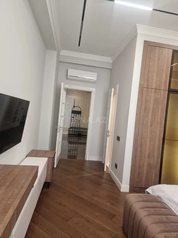 Kirayə verilir 3 otaqlı mənzil 160 m²