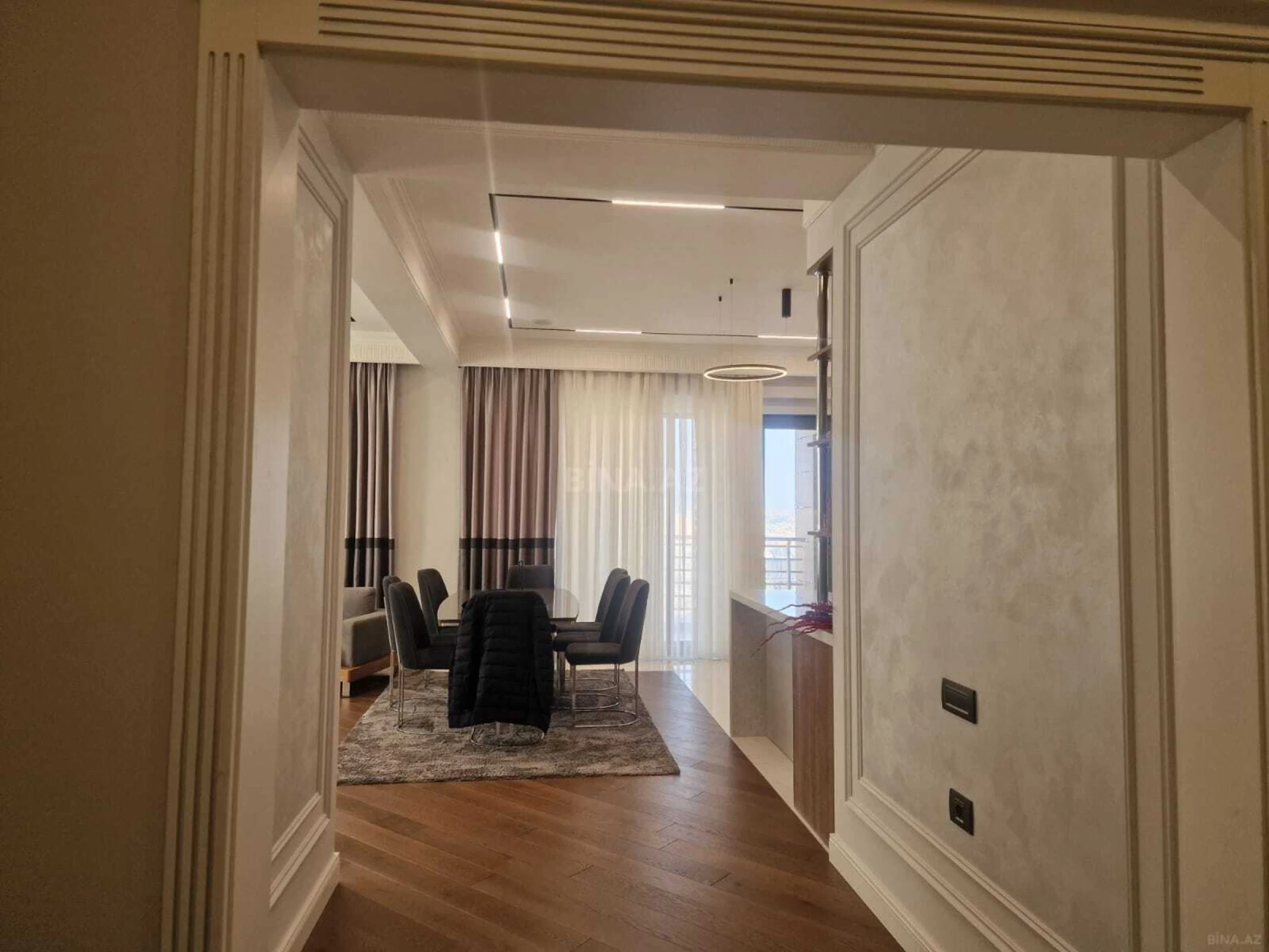 Kirayə verilir 3 otaqlı mənzil 160 m²
