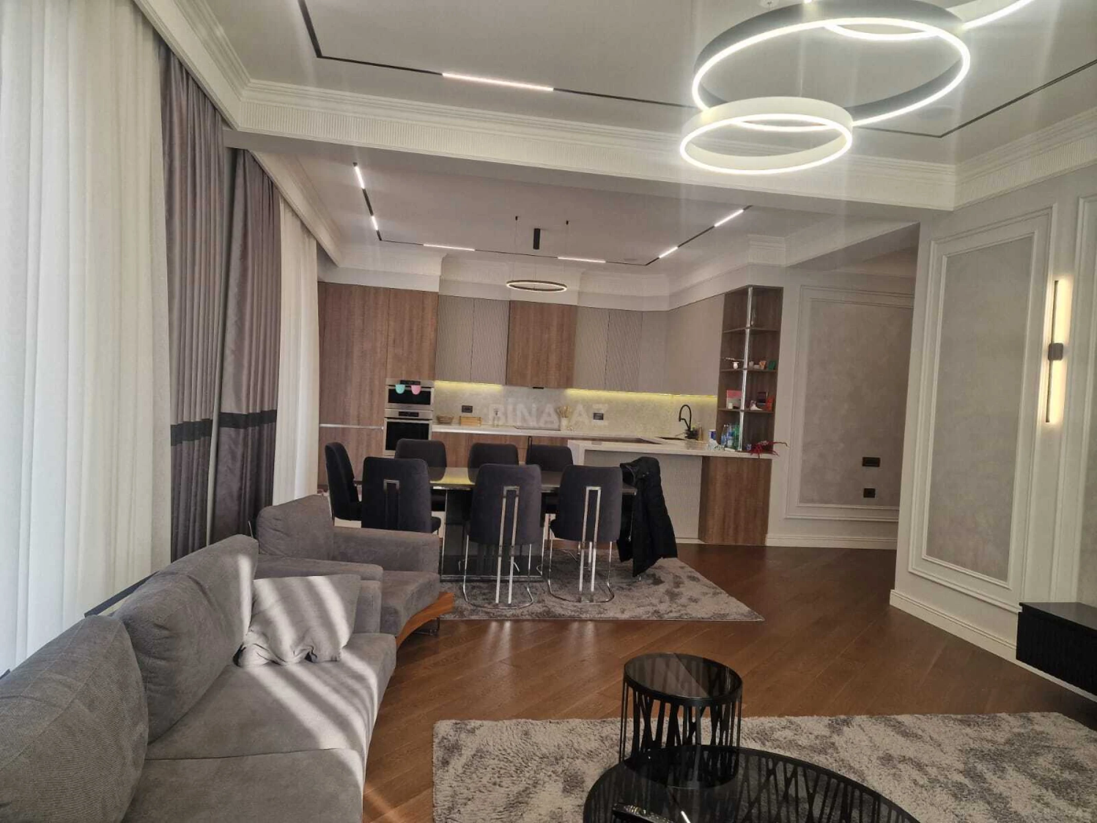 Kirayə verilir 3 otaqlı mənzil 160 m²