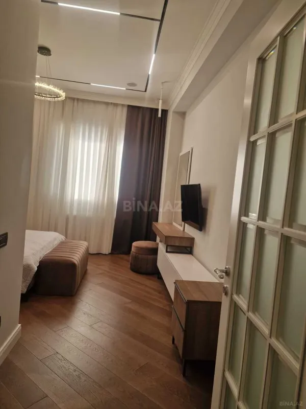 Kirayə verilir 3 otaqlı mənzil 160 m²