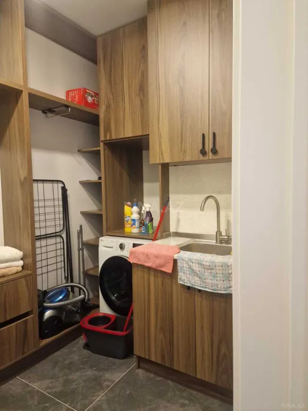 Kirayə verilir 3 otaqlı mənzil 160 m²