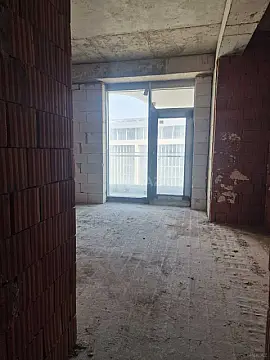 Satılır 4 otaqlı mənzil 215 m²