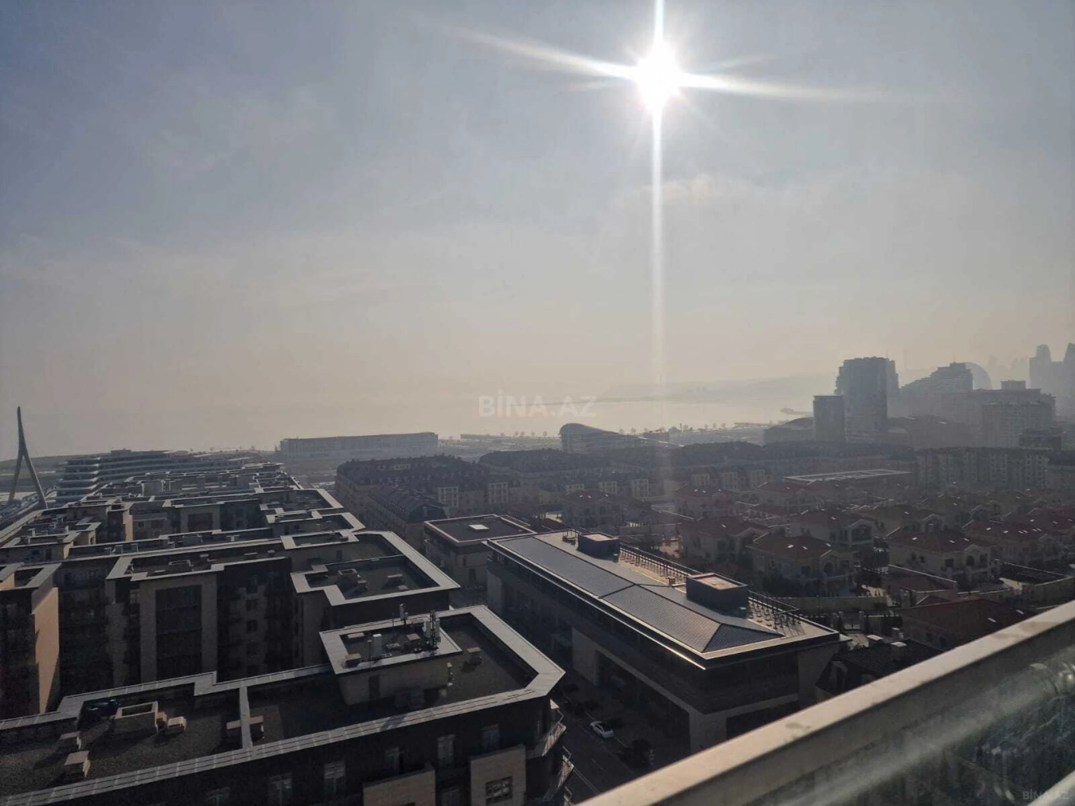 Satılır 4 otaqlı mənzil 215 m²