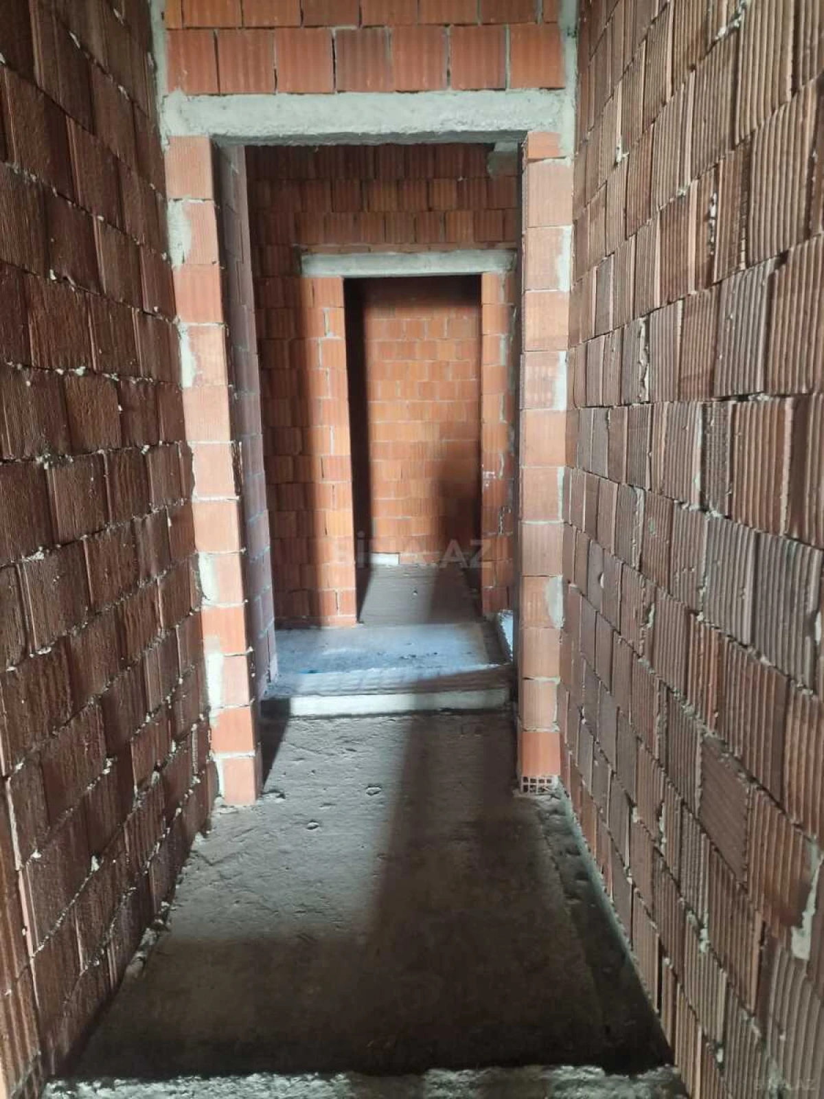 Satılır 4 otaqlı mənzil 215 m²