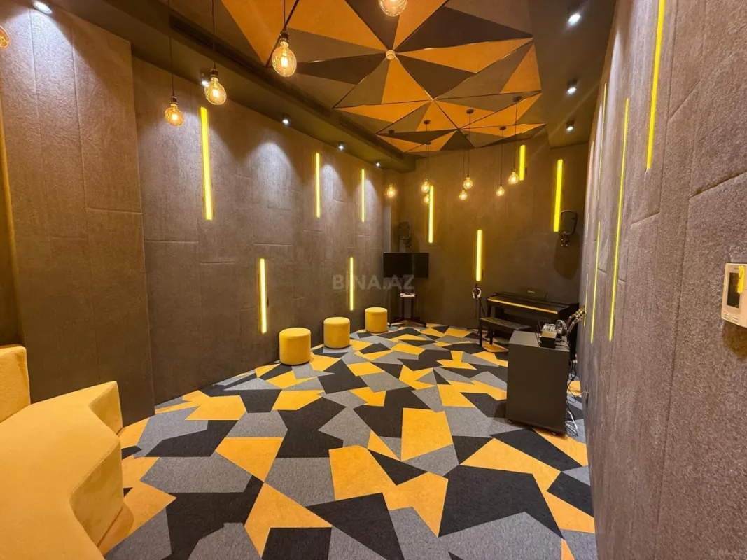 Satılır 4 otaqlı mənzil 196 m²