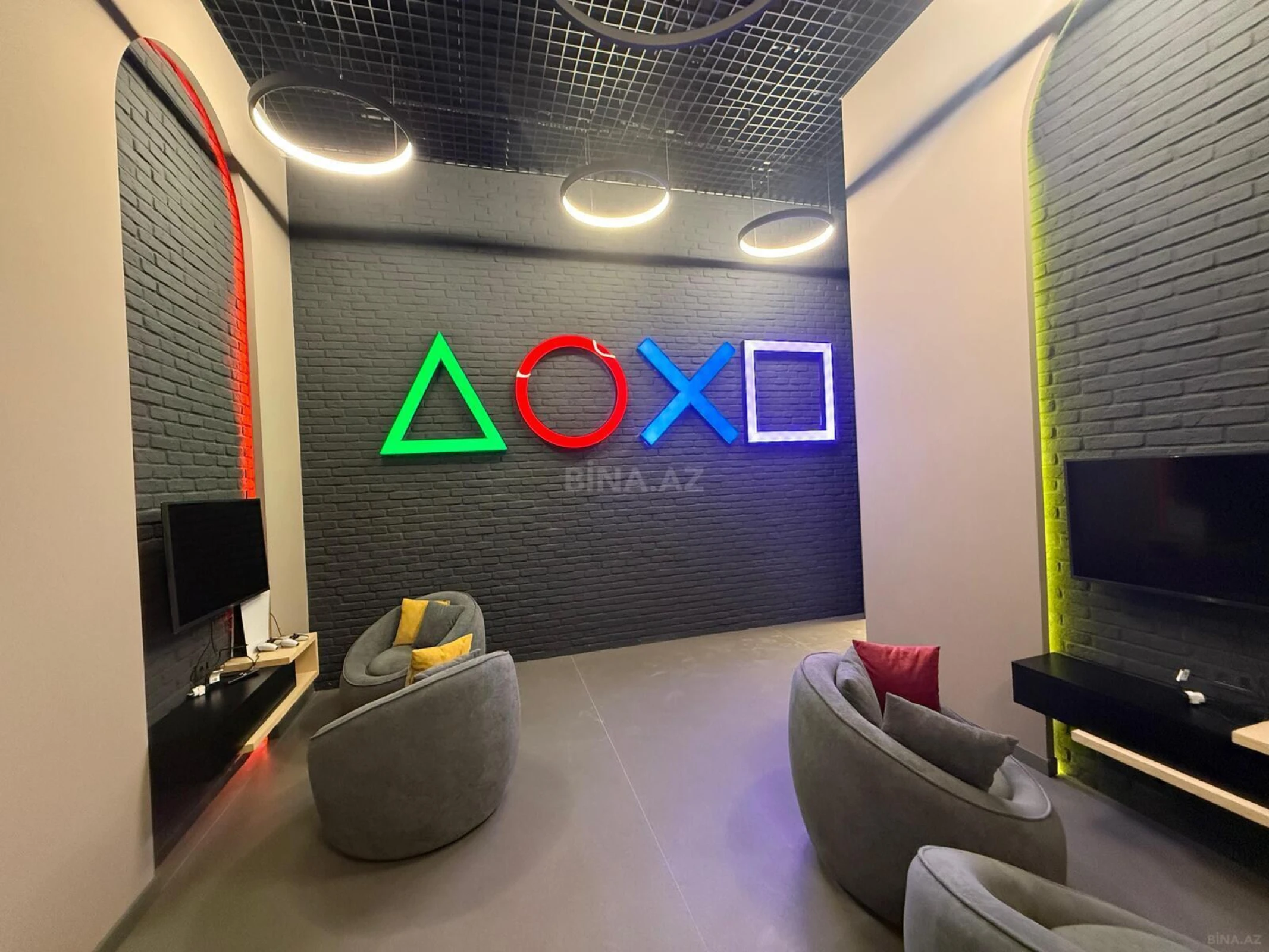 Satılır 4 otaqlı mənzil 196 m²