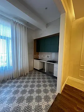 Satılır 3 otaqlı mənzil 136 m²