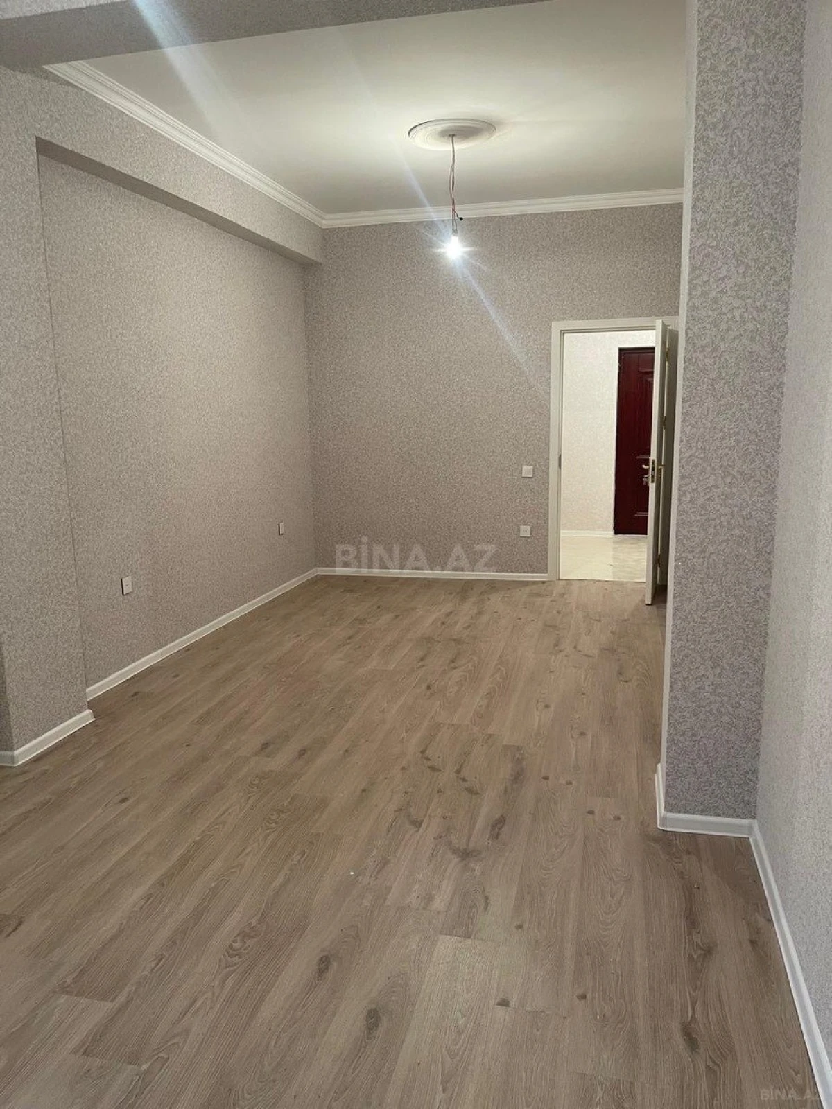 Satılır 2 otaqlı mənzil 73 m²
