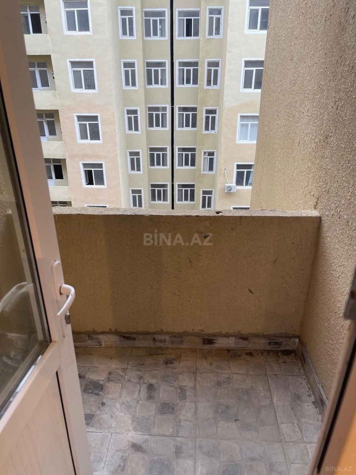 Satılır 2 otaqlı mənzil 73 m²