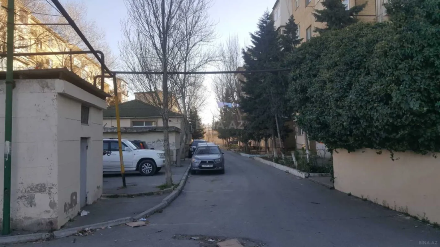 Satılır 4 otaqlı mənzil 95 m²