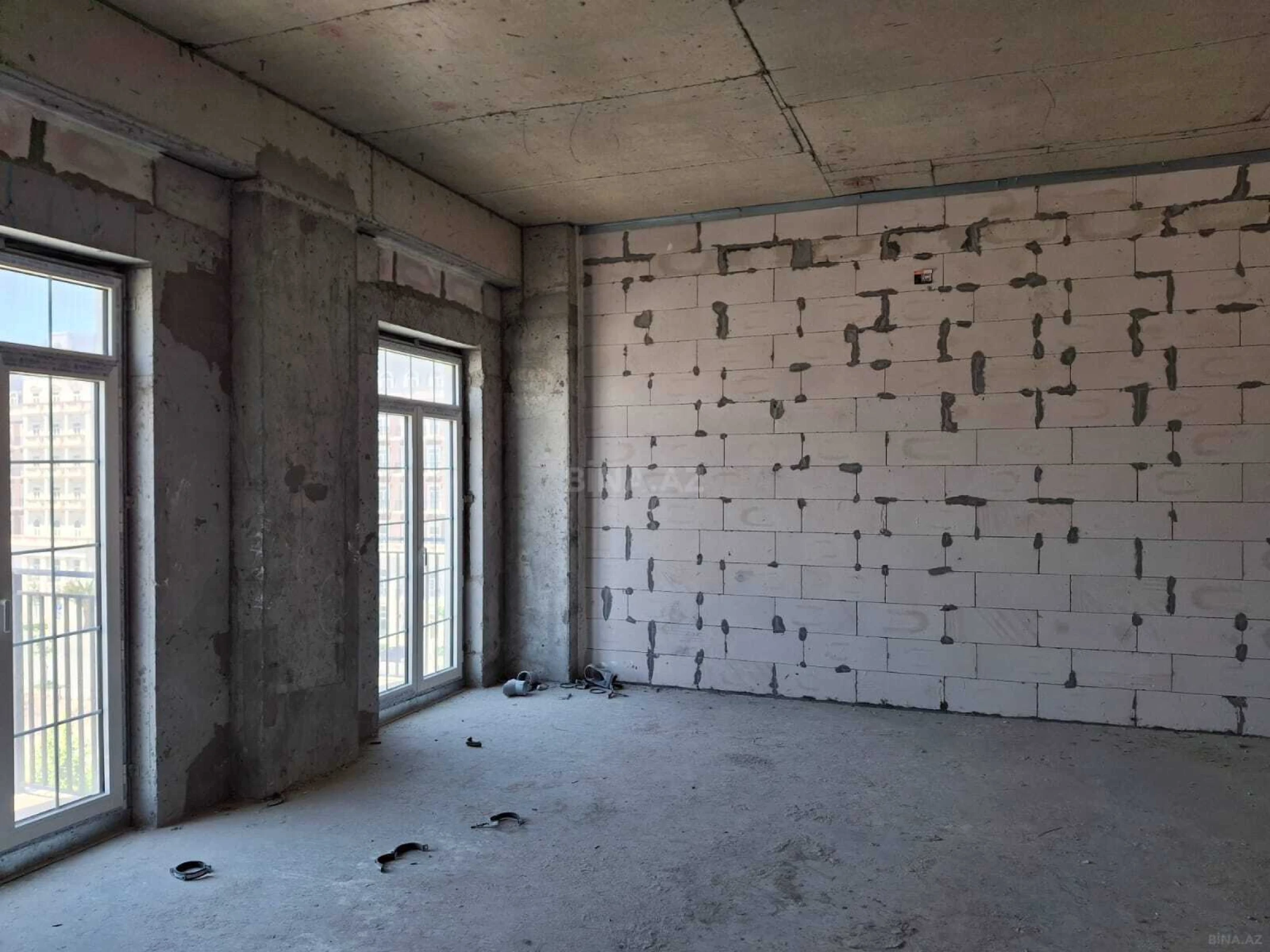 Satılır 3 otaqlı mənzil 111 m²