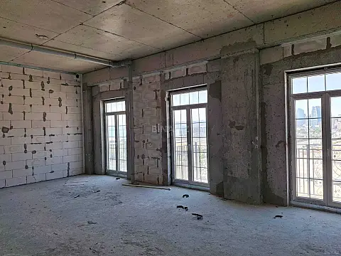 Satılır 3 otaqlı mənzil 111 m²