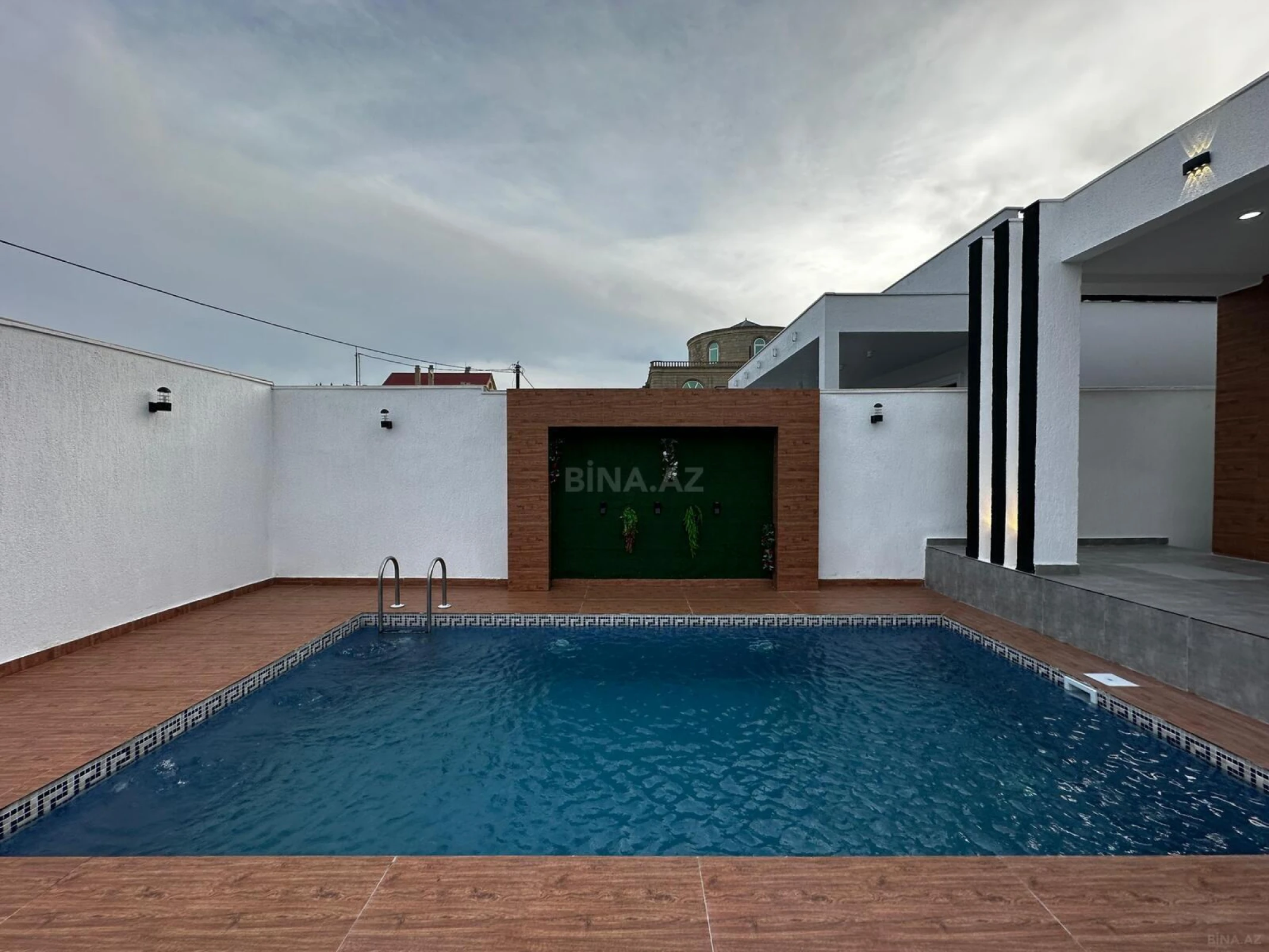 Satılır 4 otaqlı həyət evi 155 m²