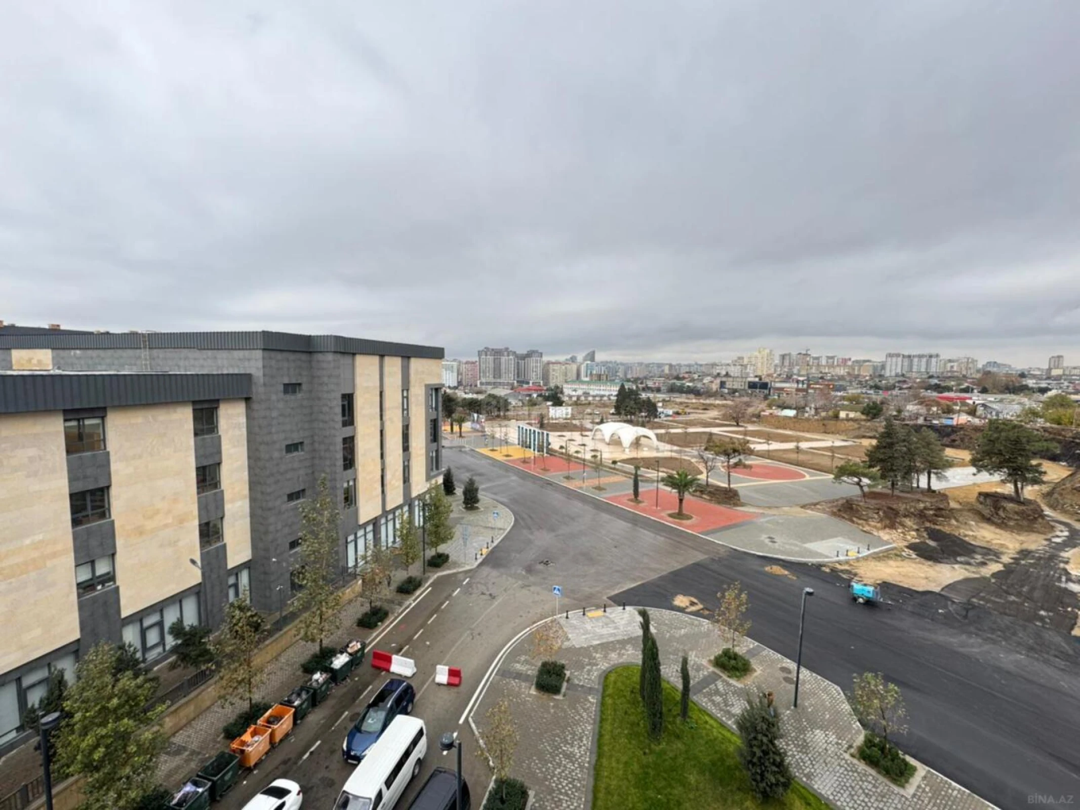 Satılır 2 otaqlı mənzil 71 m²