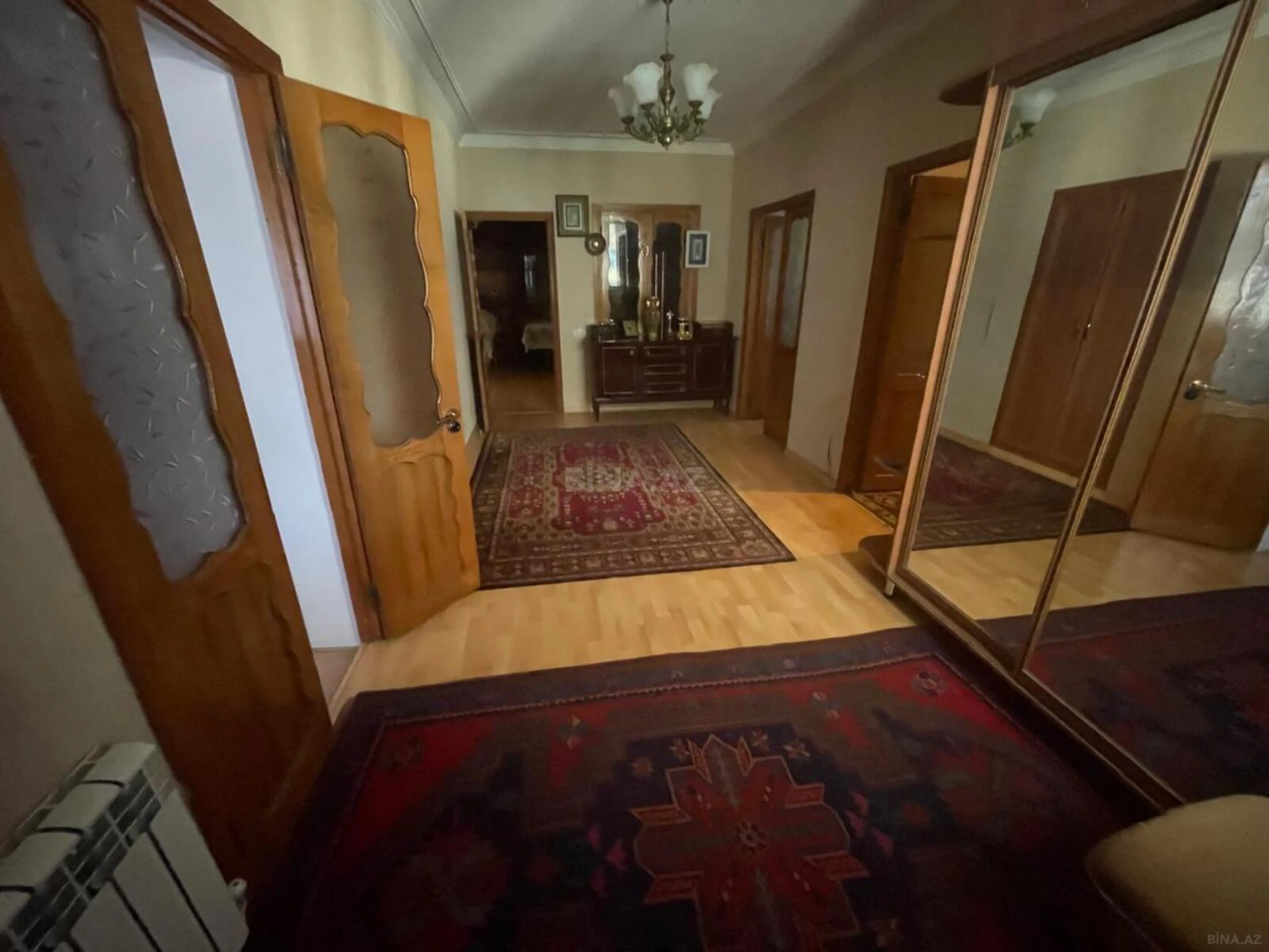 Satılır 6 otaqlı həyət evi 180 m²