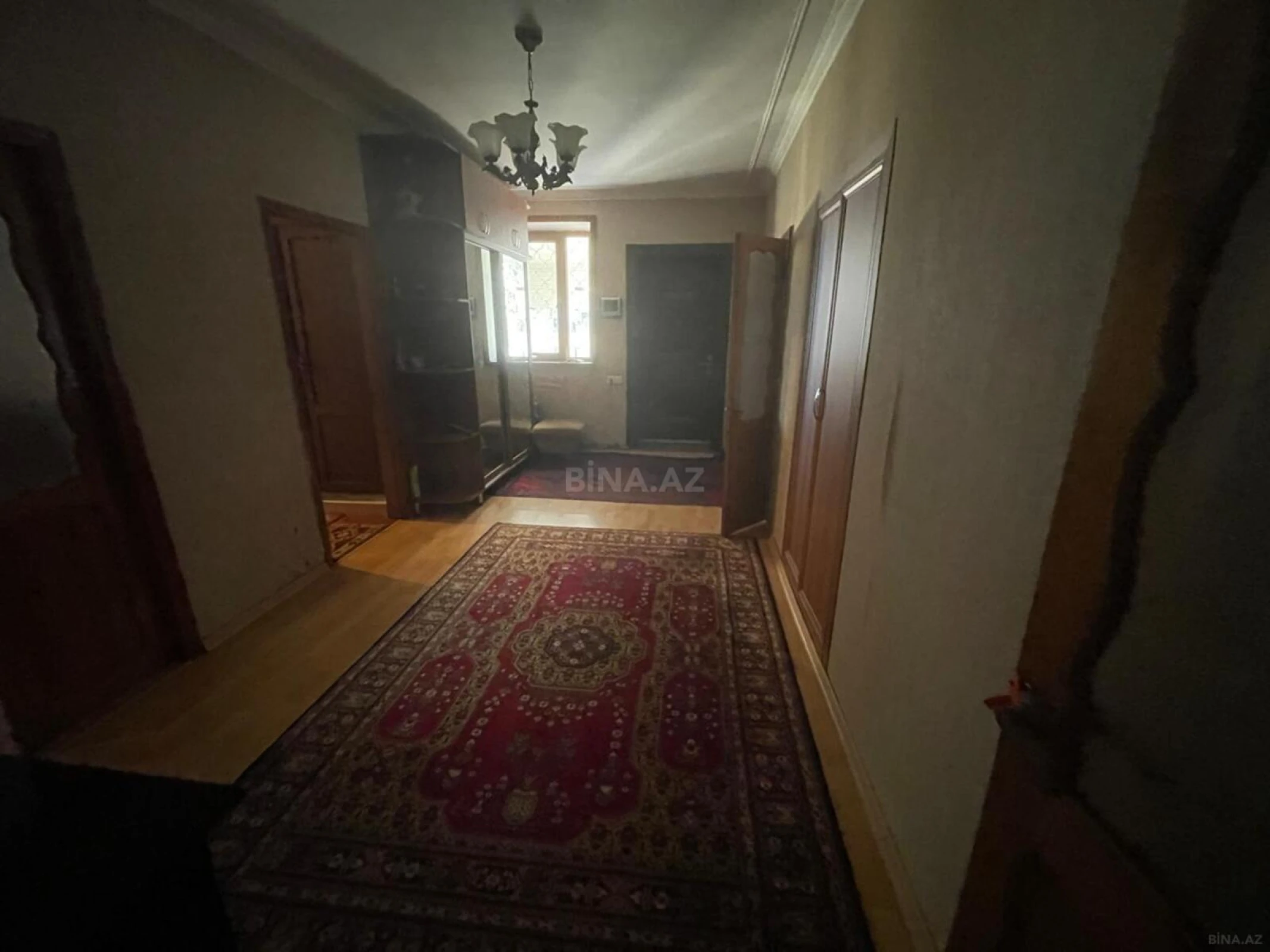 Satılır 6 otaqlı həyət evi 180 m²