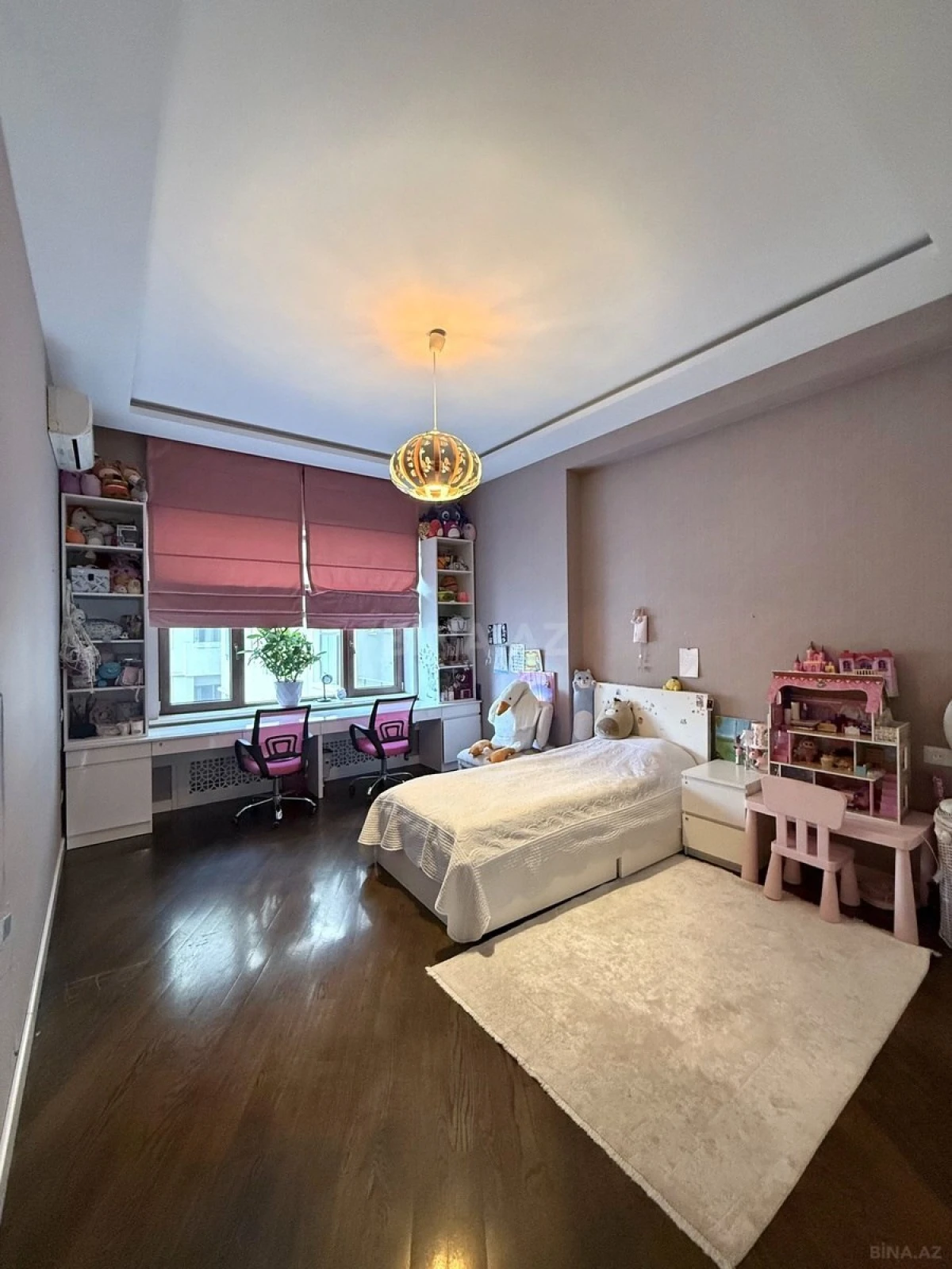 Satılır 4 otaqlı mənzil 200 m²