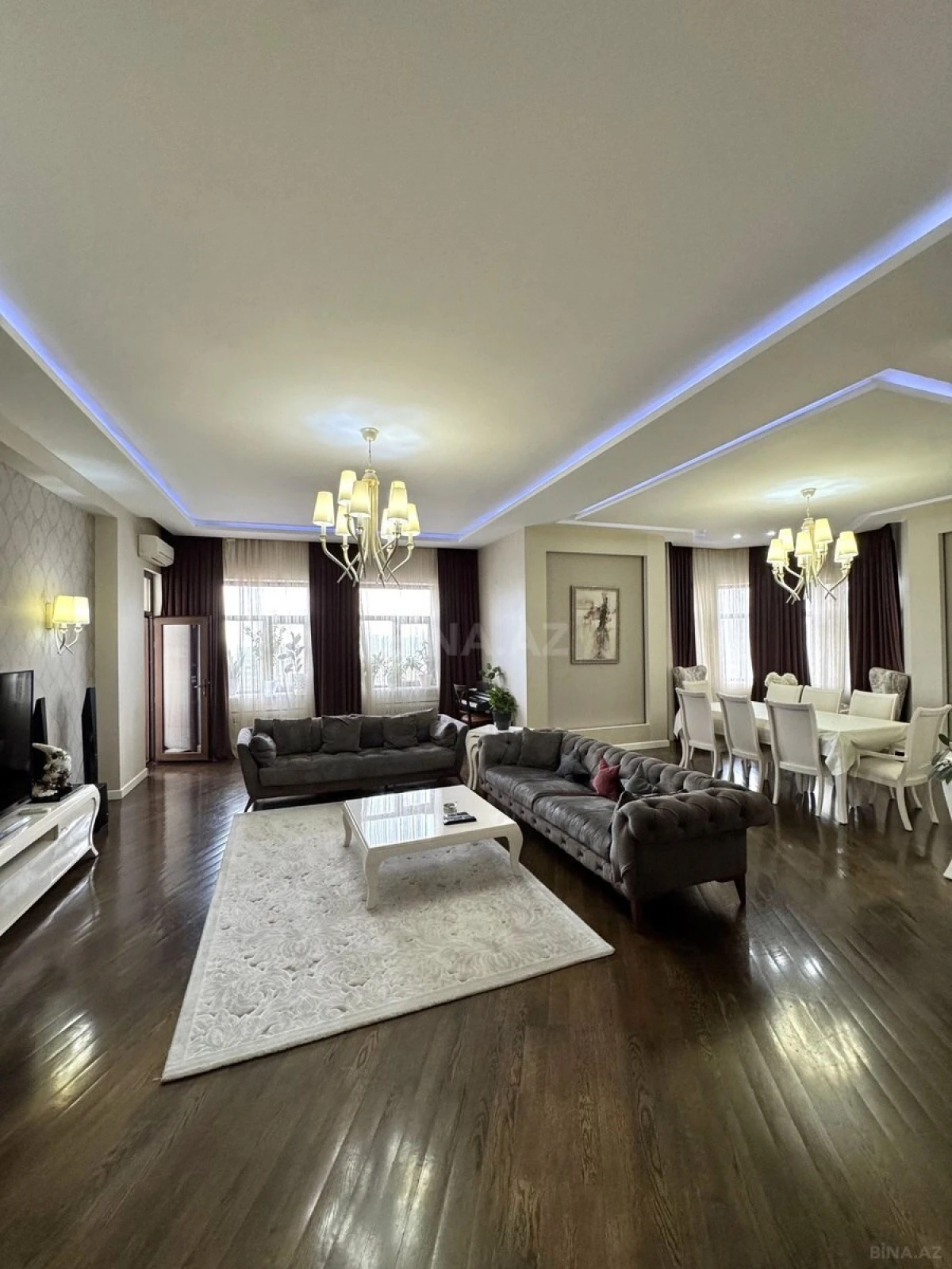 Satılır 4 otaqlı mənzil 200 m²