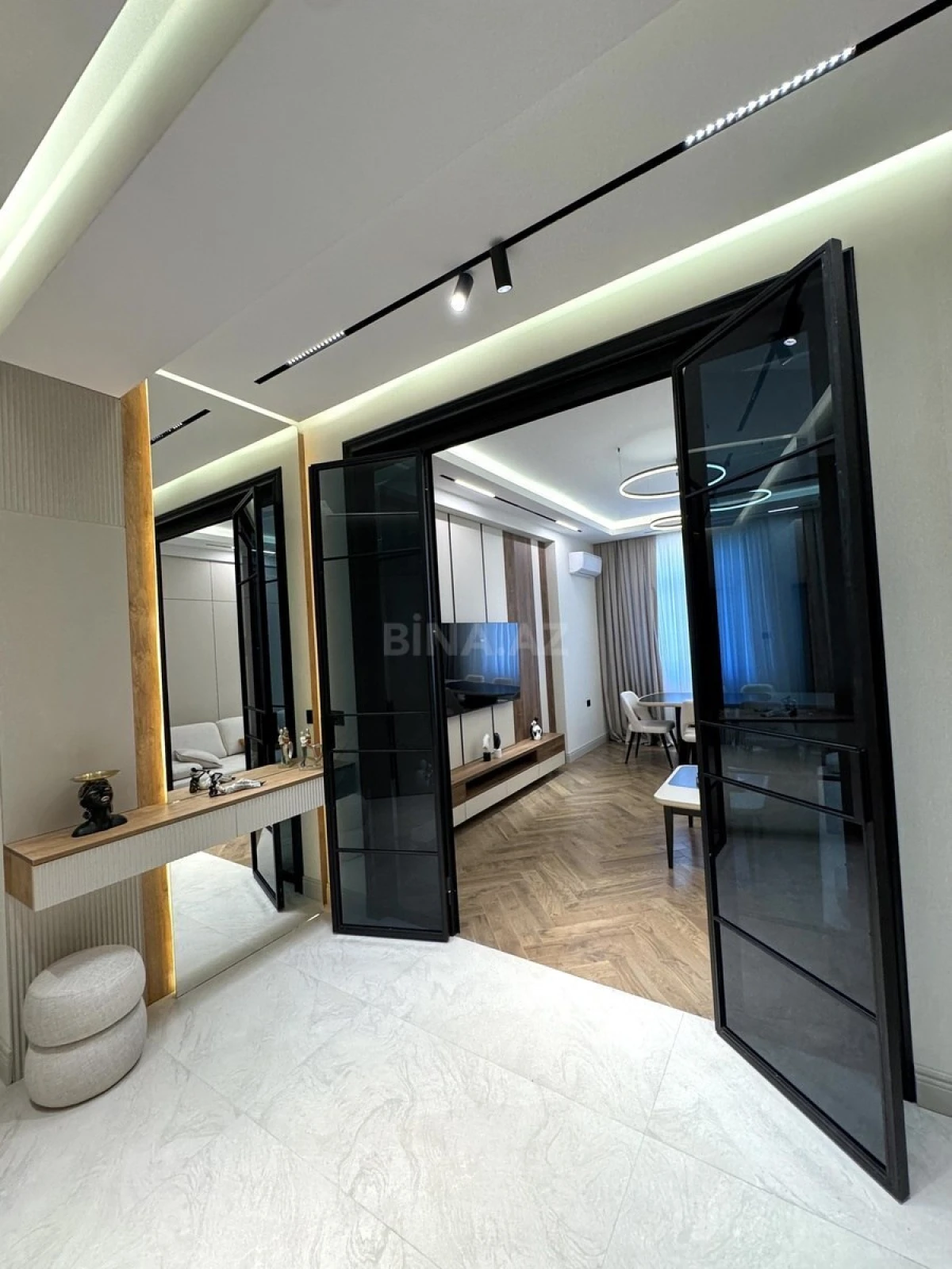 Satılır 2 otaqlı mənzil 86 m²