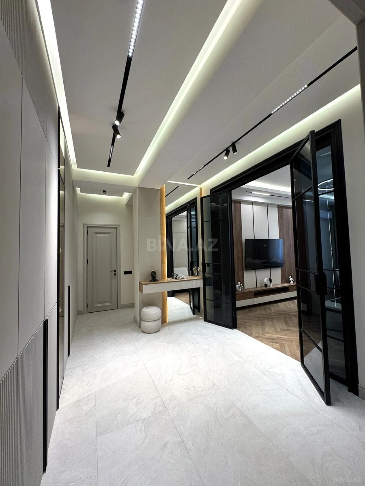 Satılır 2 otaqlı mənzil 86 m²