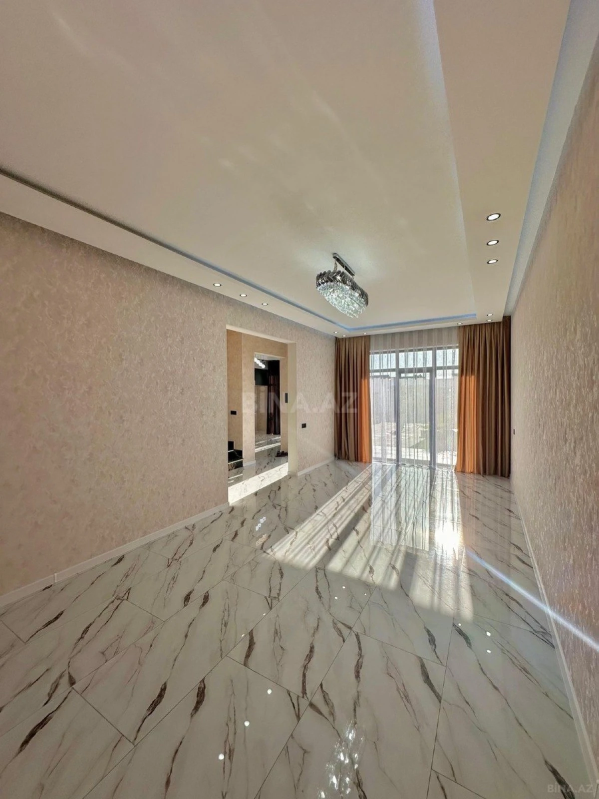 Satılır 5 otaqlı həyət evi 220 m²