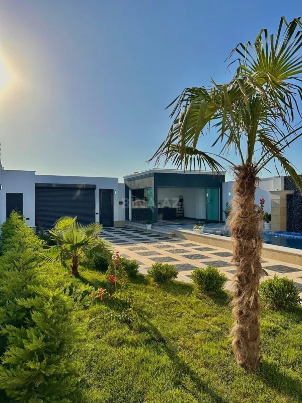 Satılır 5 otaqlı həyət evi 220 m²