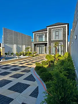 Satılır 5 otaqlı həyət evi 220 m²