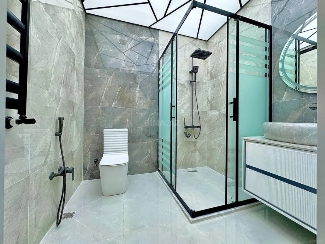 Satılır 4 otaqlı mənzil 136 m²