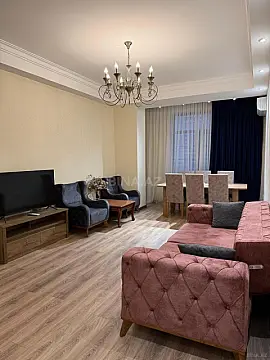 Kirayə verilir 2 otaqlı mənzil 67 m²