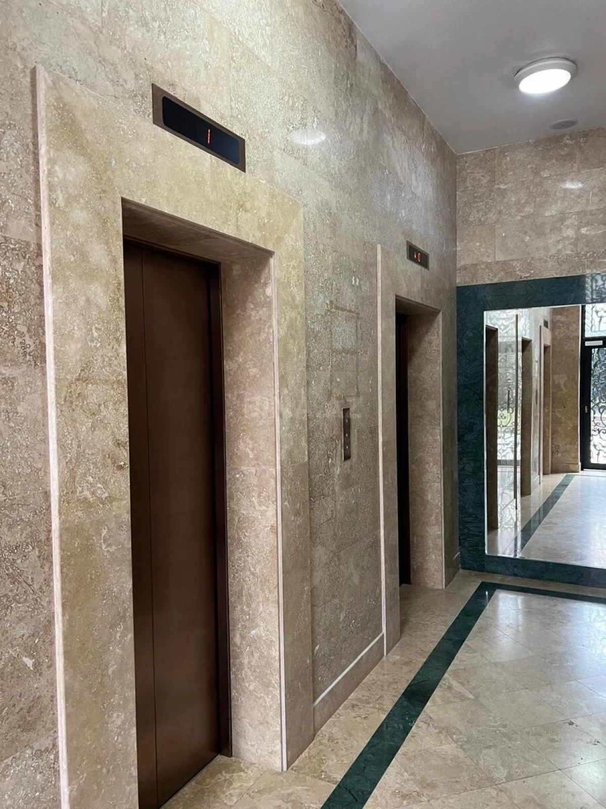 Kirayə verilir 2 otaqlı mənzil 67 m²