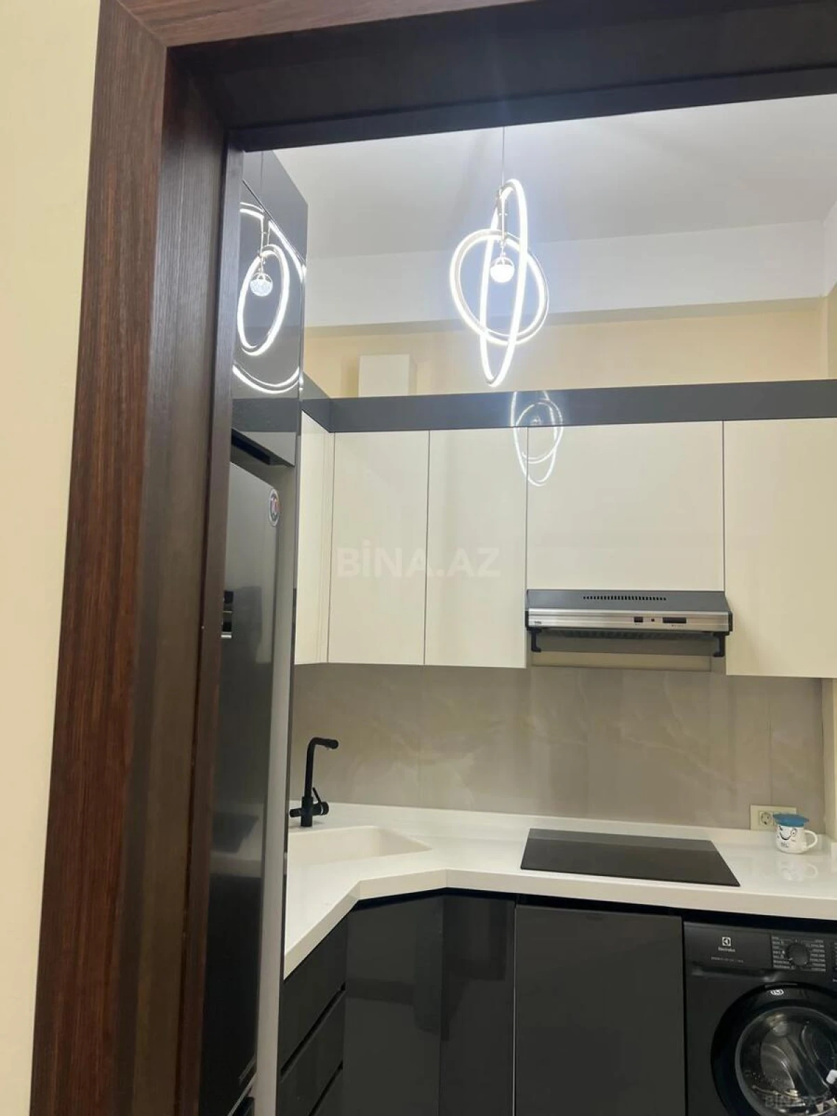 Kirayə verilir 2 otaqlı mənzil 67 m²