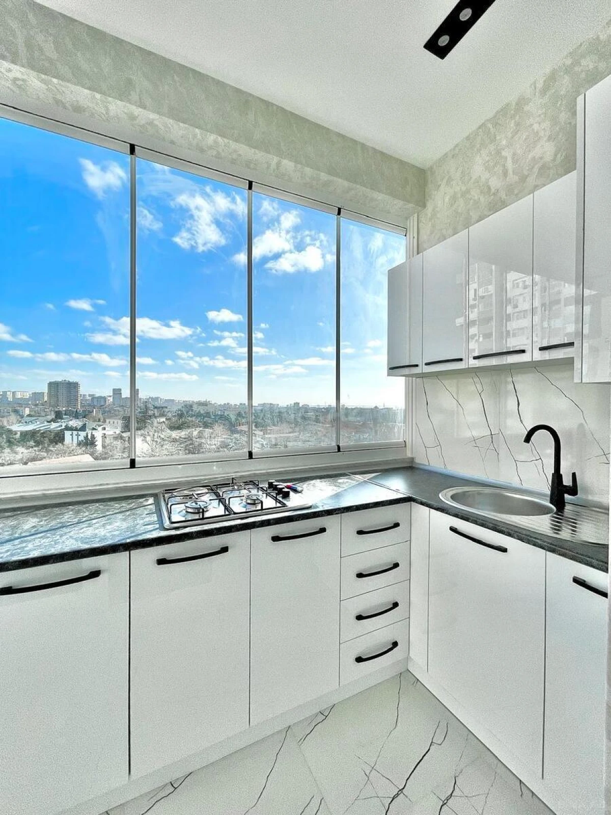 Satılır 2 otaqlı mənzil 60 m²