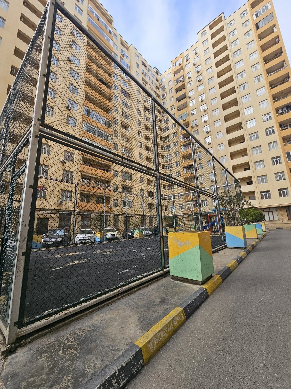 Satılır 2 otaqlı mənzil 102 m²