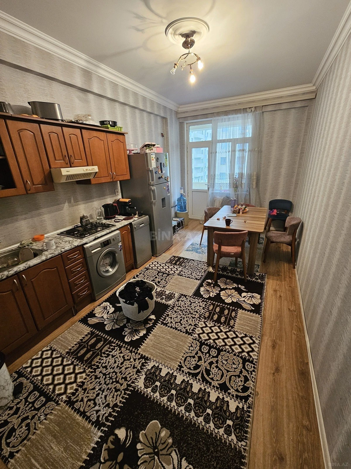 Satılır 2 otaqlı mənzil 102 m²