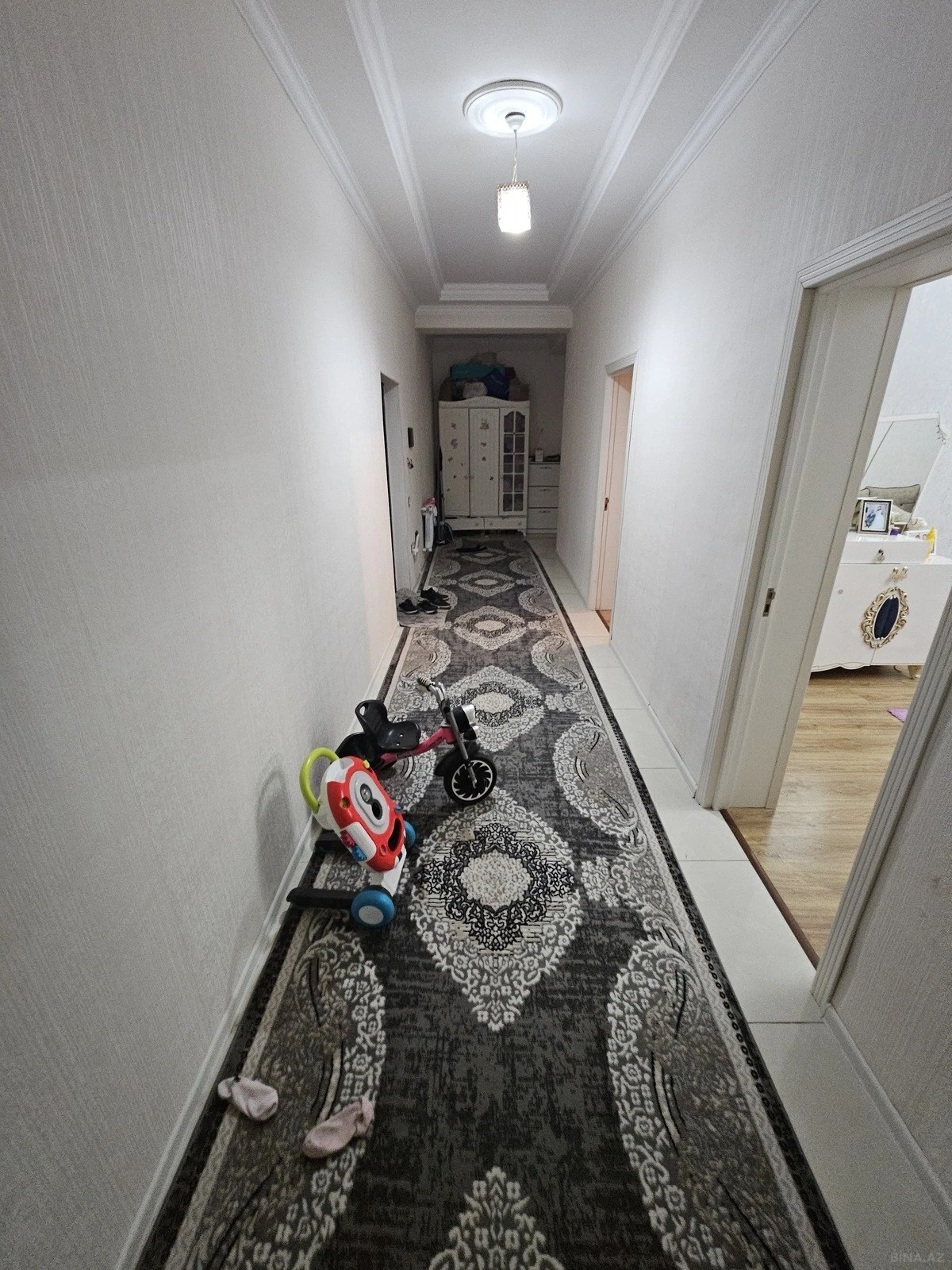 Satılır 2 otaqlı mənzil 102 m²