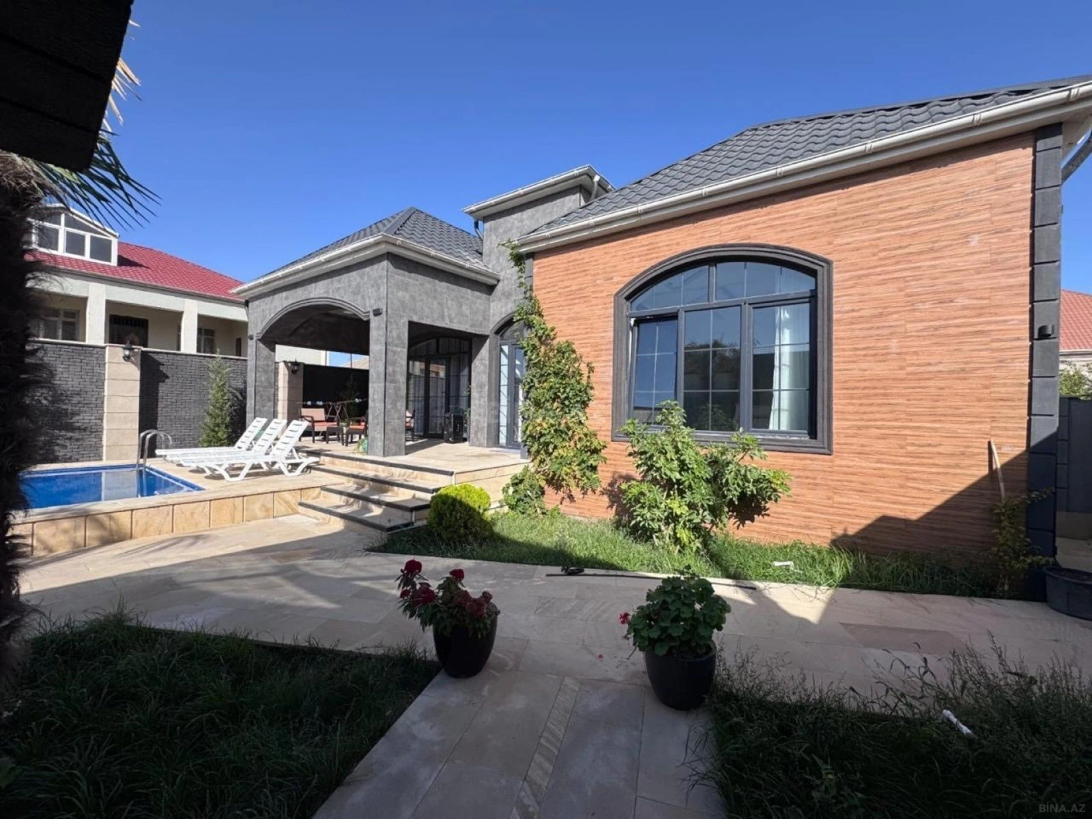 Kirayə verilir 4 otaqlı həyət evi 250 m²