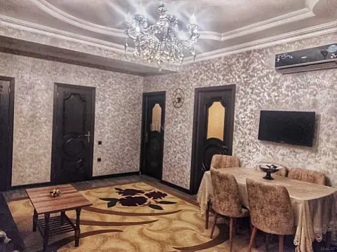 Satılır 4 otaqlı mənzil 125.6 m²