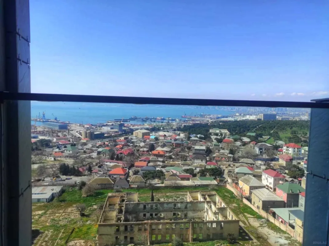 Satılır 4 otaqlı mənzil 125.6 m²