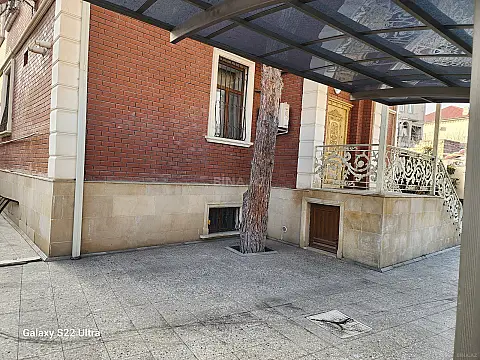 Satılır 7 otaqlı həyət evi 420 m²