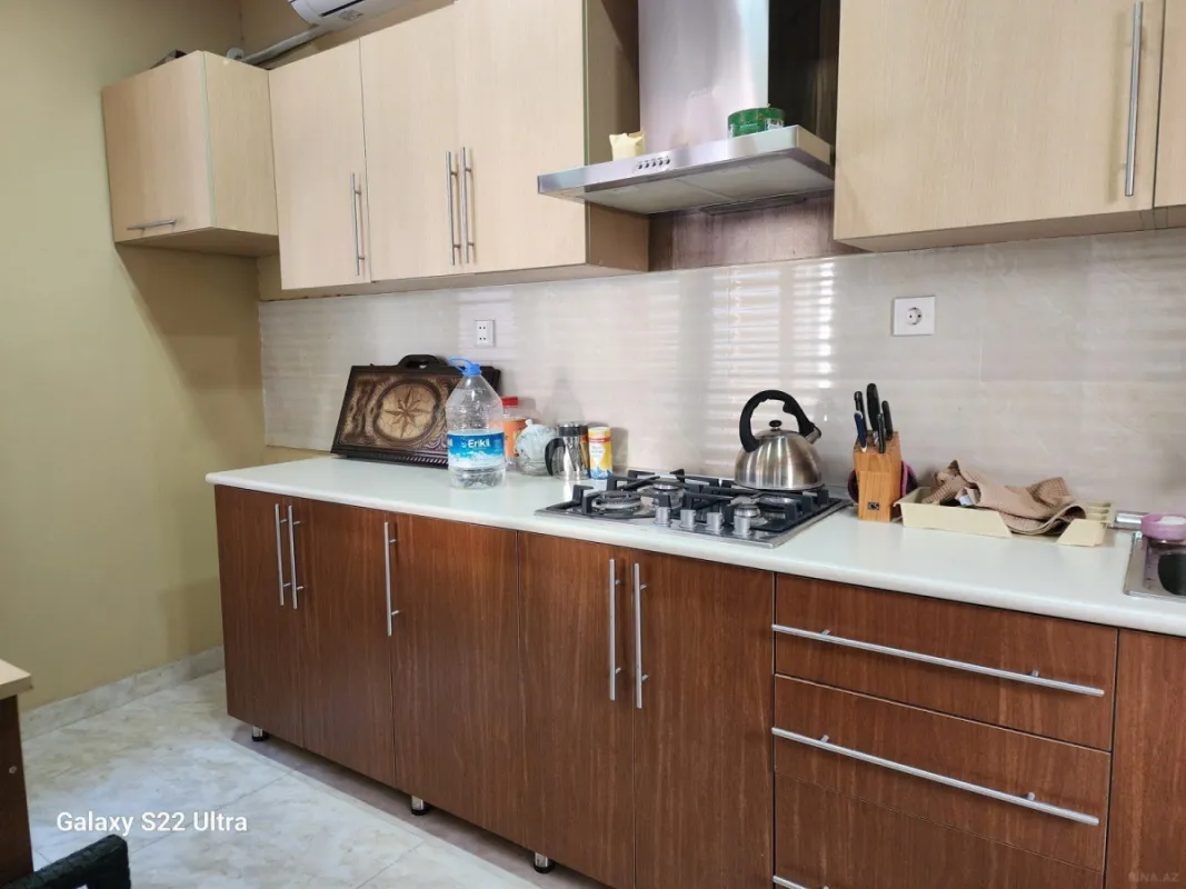 Satılır 7 otaqlı həyət evi 420 m²