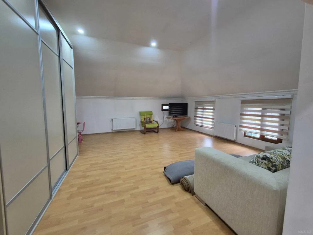 Satılır 7 otaqlı həyət evi 420 m²