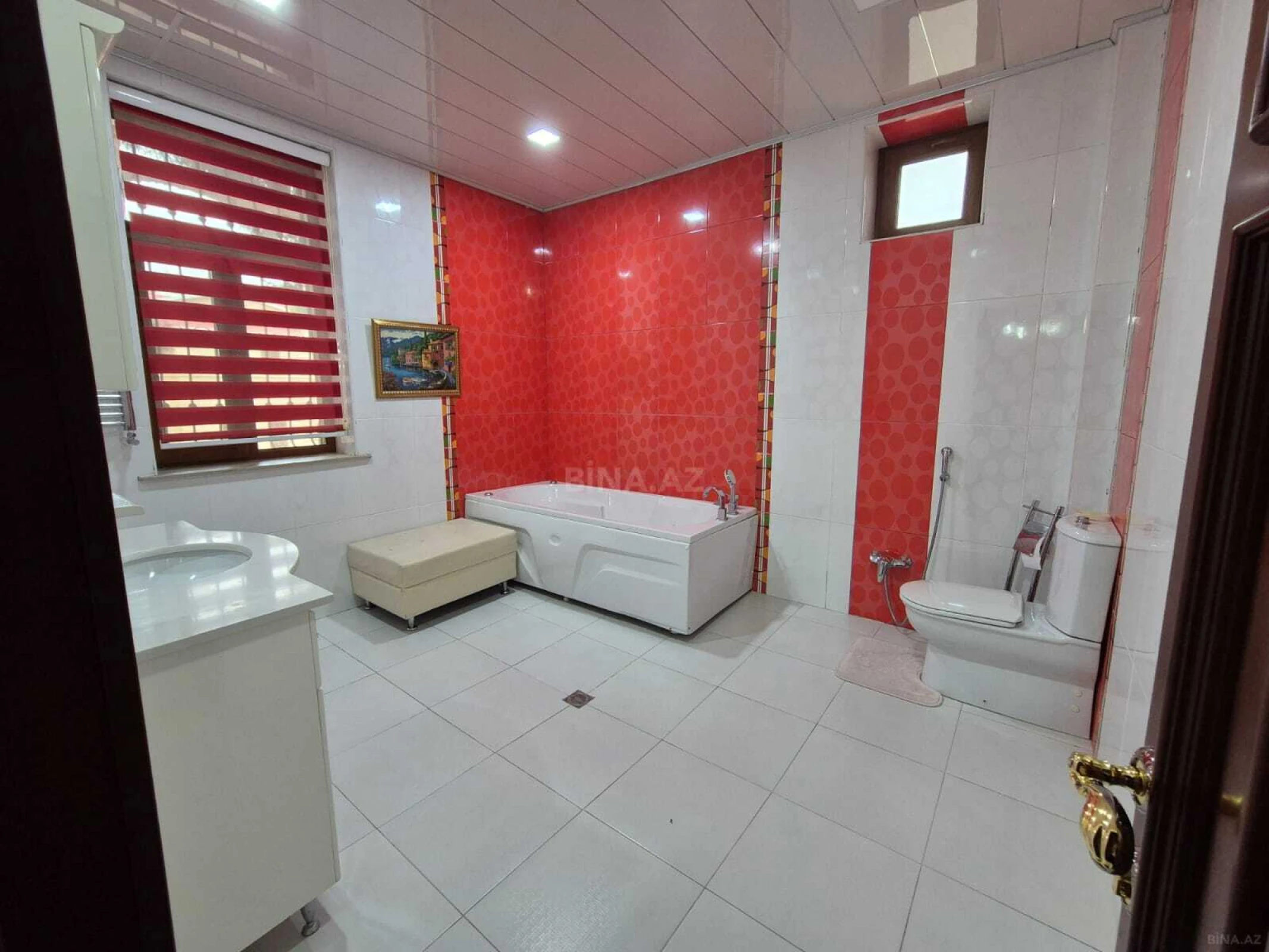 Satılır 7 otaqlı həyət evi 420 m²