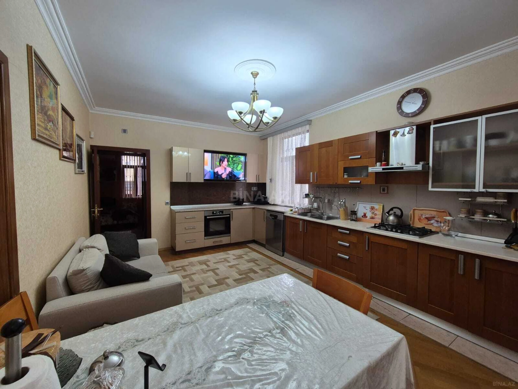 Satılır 7 otaqlı həyət evi 420 m²